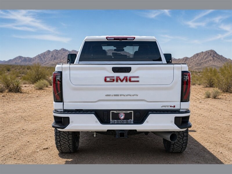 Used 2025 GMC Sierra 2500 AT4 AWD/4WD image 4