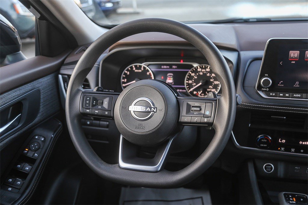 Used 2023 Nissan Rogue SV image 14