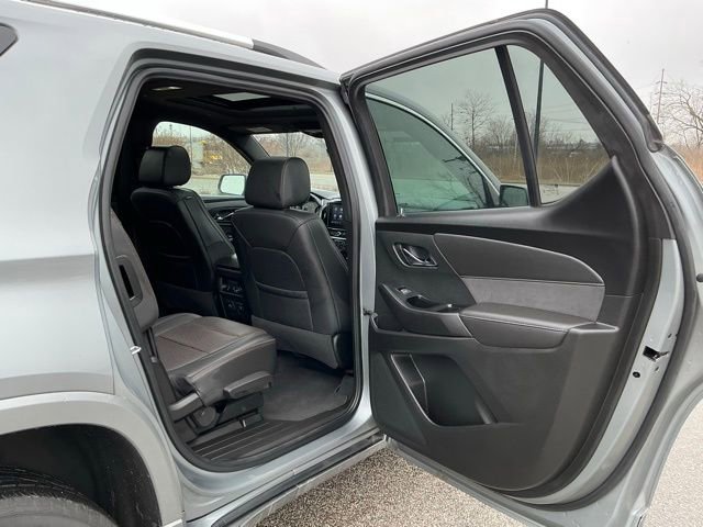 Used 2023 Chevrolet Traverse High Country image 17