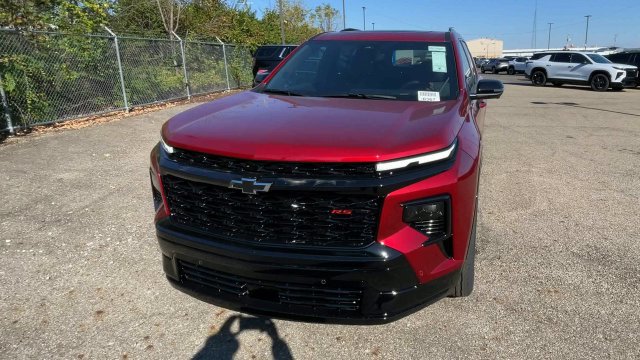 New 2027 Chevrolet Traverse RS w/ LPO, Floor Liner Package AWD/4WD image 5