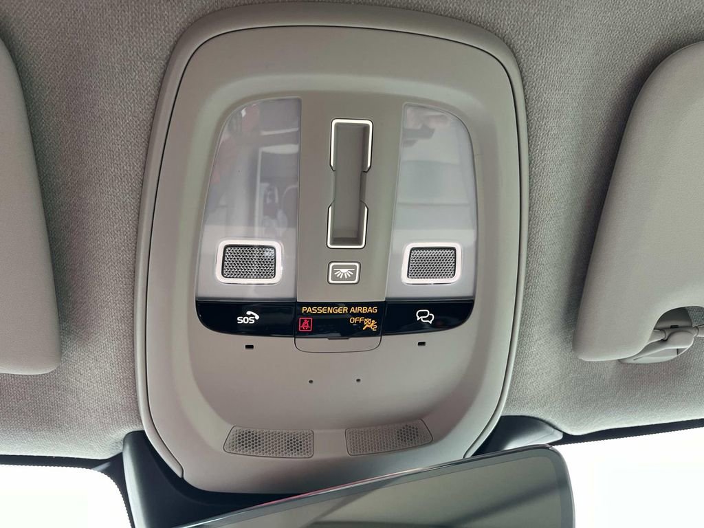 New 2026 Volvo XC40 B5 Ultra w/ Climate Package image 32