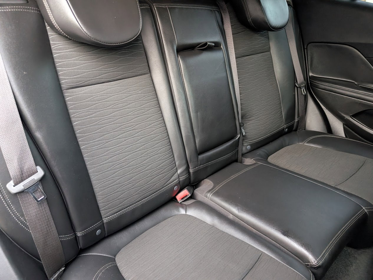 Used 2016 Buick Encore Sport Touring image 17