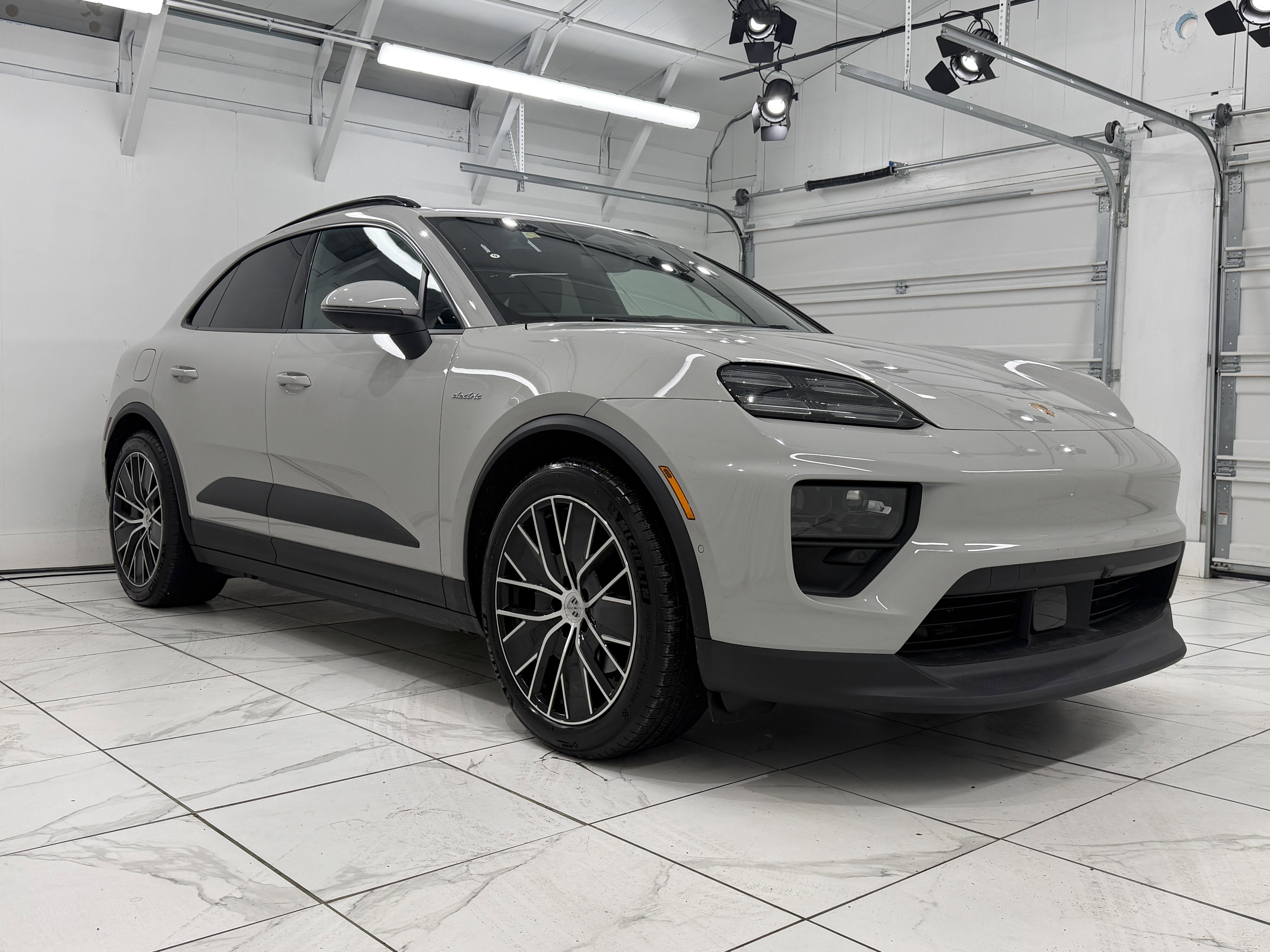 New 2026 Porsche Macan 4 Electric image 10