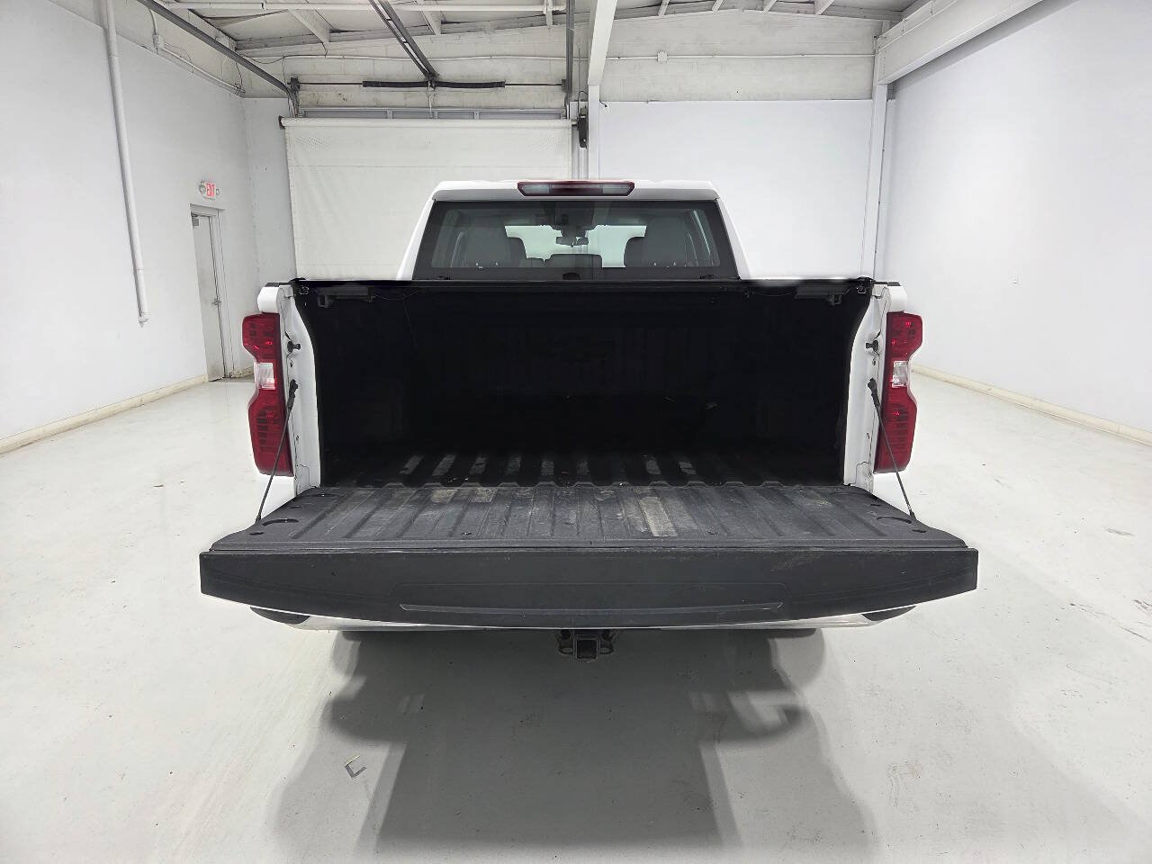 Used 2022 Chevrolet Silverado 1500 W/T w/ Trailering Package AWD/4WD image 9