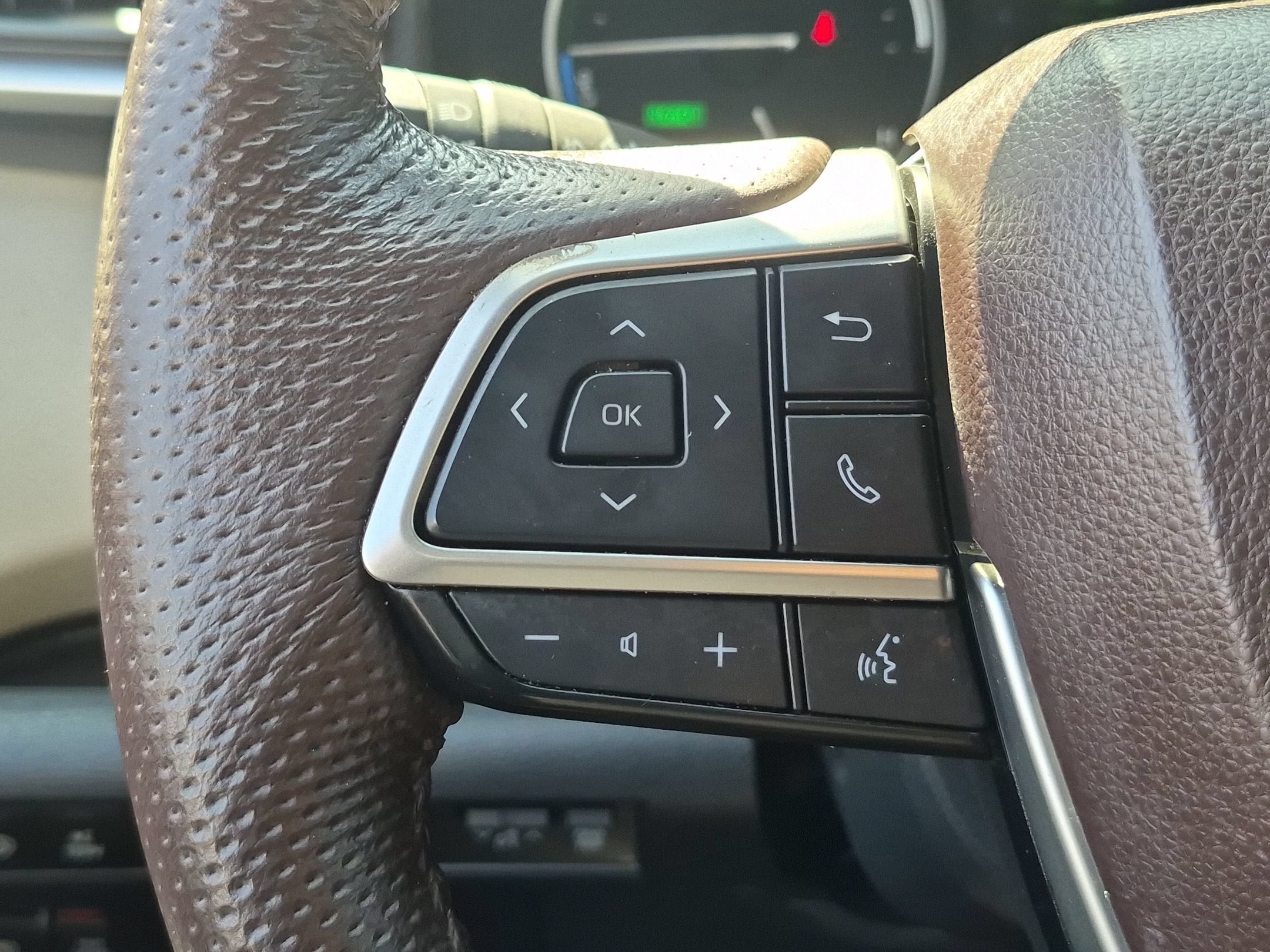 Used 2023 Toyota Sienna Platinum AWD/4WD image 17
