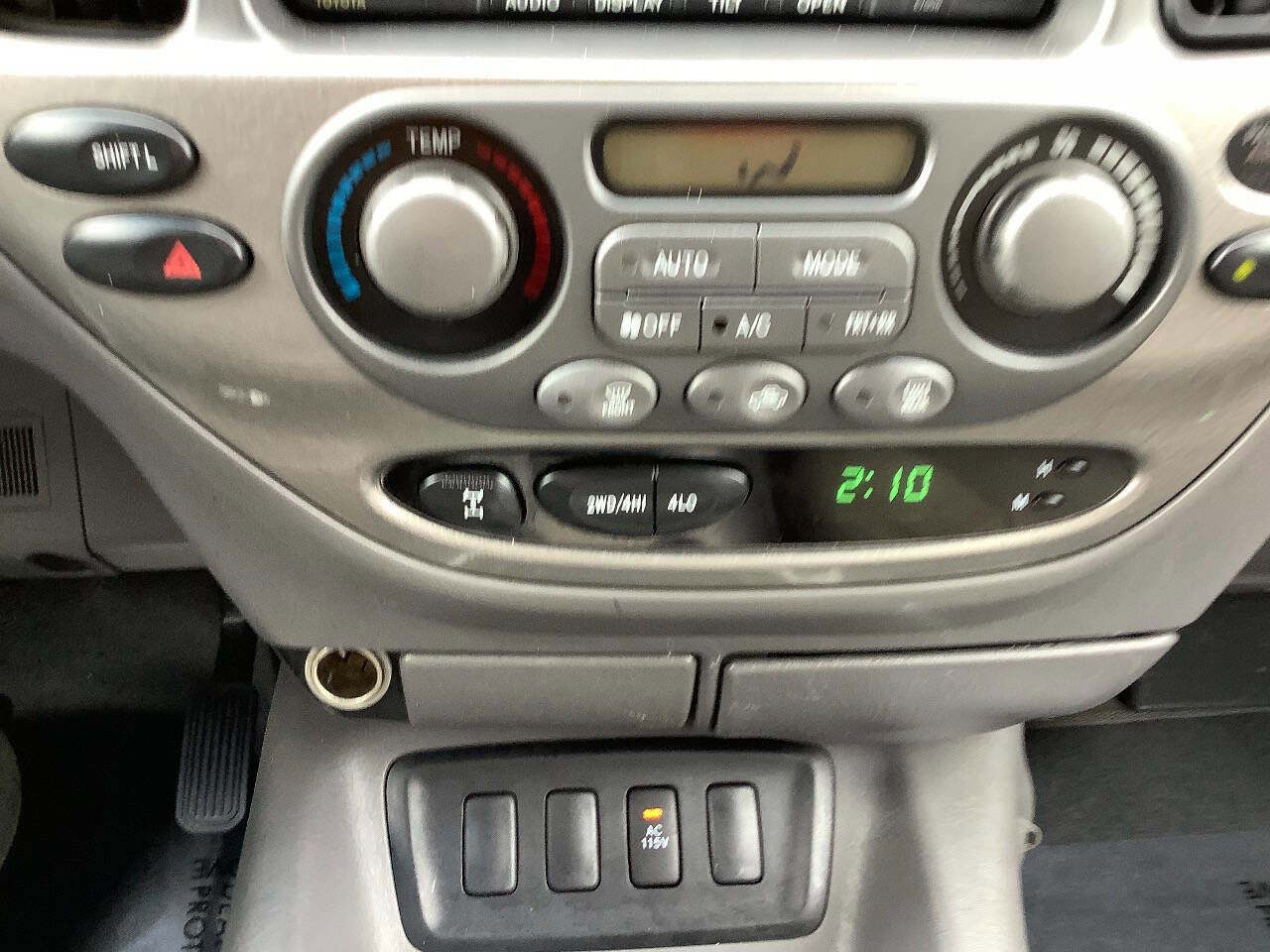 Used 2006 Toyota Sequoia Limited image 35