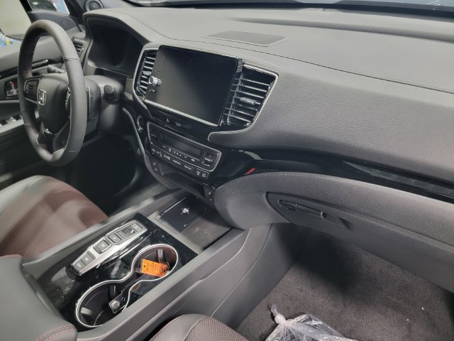 New 2026 Honda Ridgeline Black Edition image 16