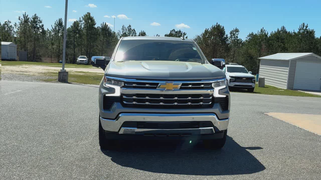 New 2026 Chevrolet Silverado 1500 LTZ w/ LTZ Premium Package AWD/4WD image 3