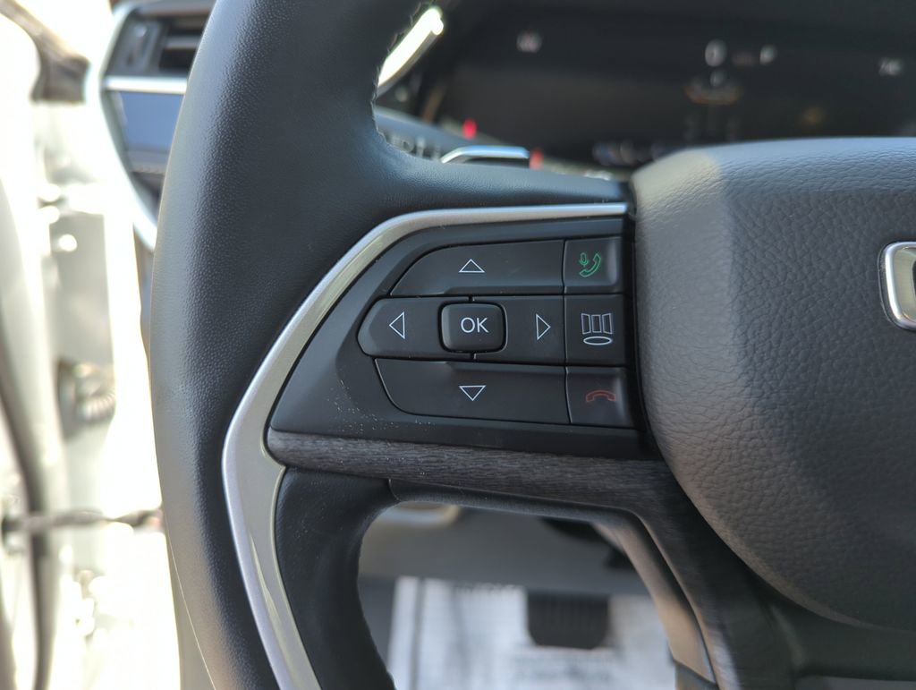 Used 2022 Jeep Grand Cherokee L Limited w/ Black Appearance Package AWD/4WD image 41