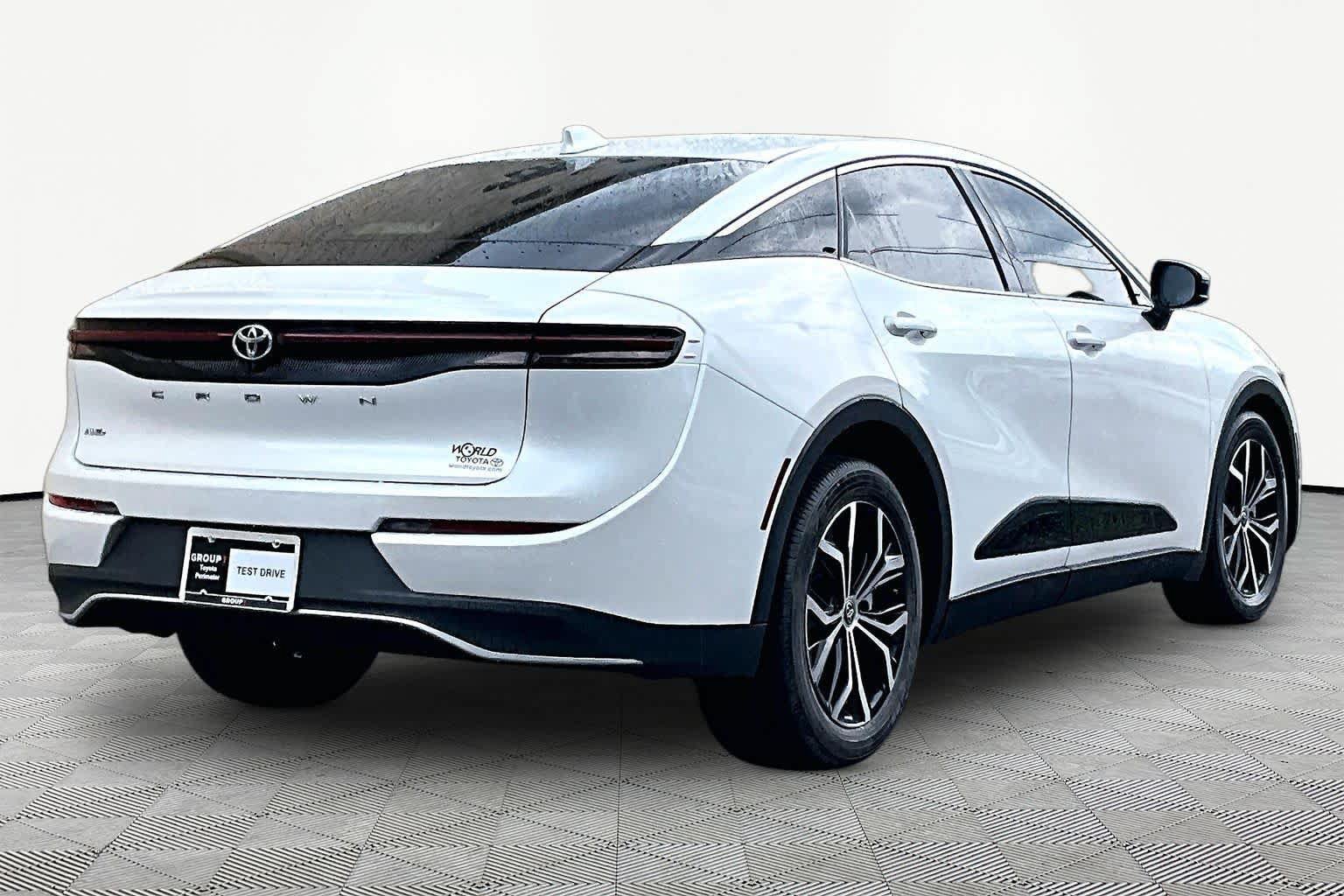 Certified 2023 Toyota Crown AWD/4WD image 13