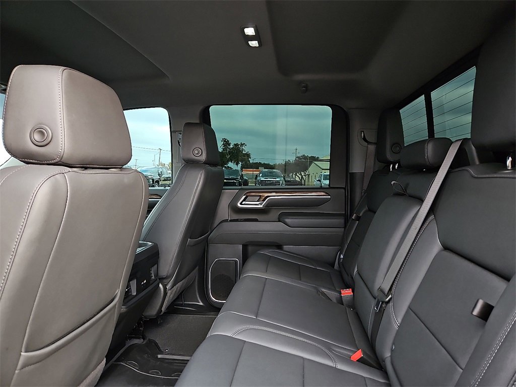 Used 2025 Chevrolet Silverado 2500 LT w/ Leather Package image 19