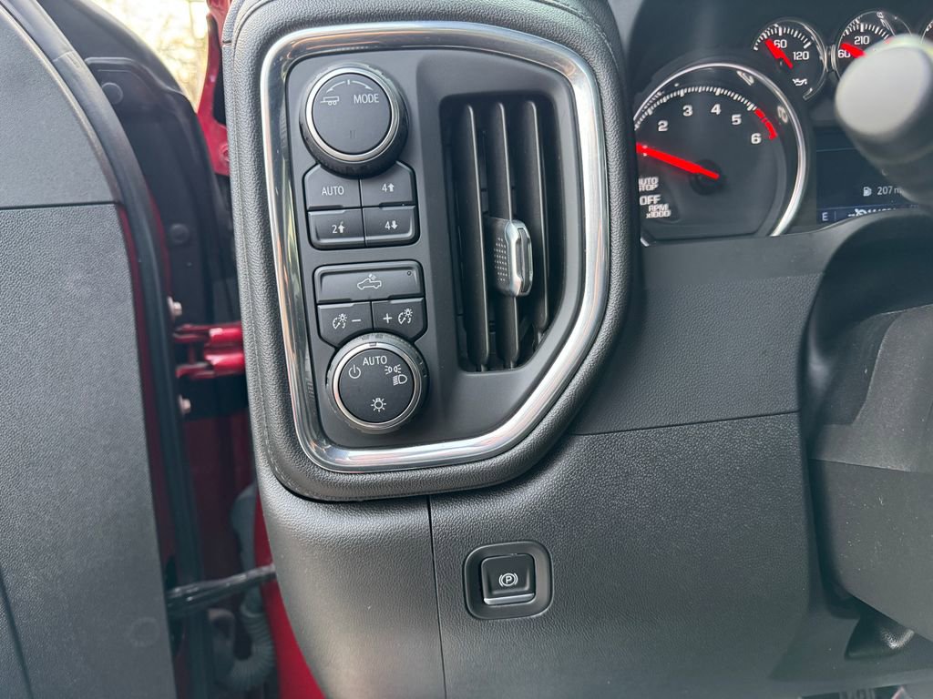 Used 2022 Chevrolet Silverado 1500 LT image 21