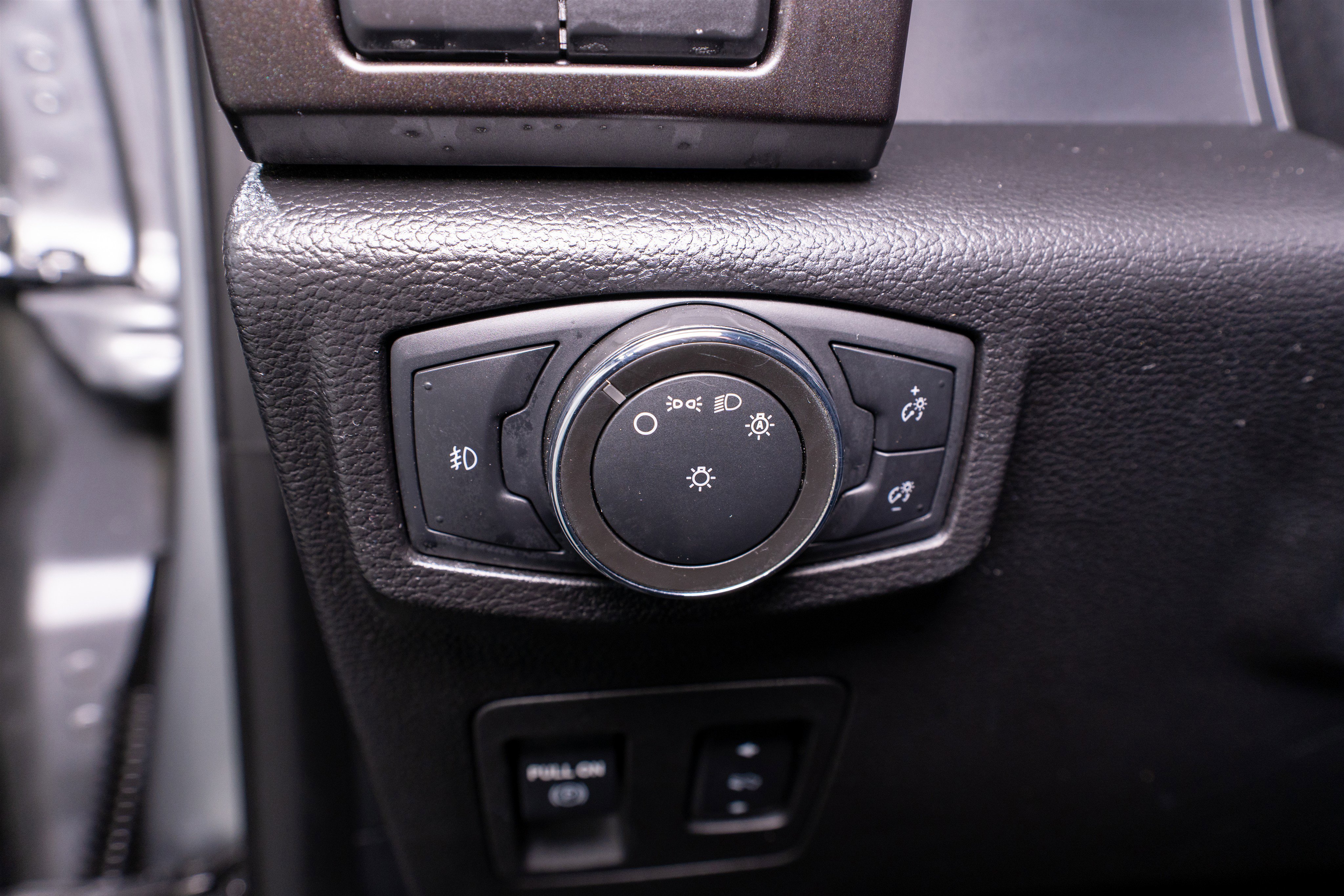 Used 2021 Ford Expedition Max Limited image 32