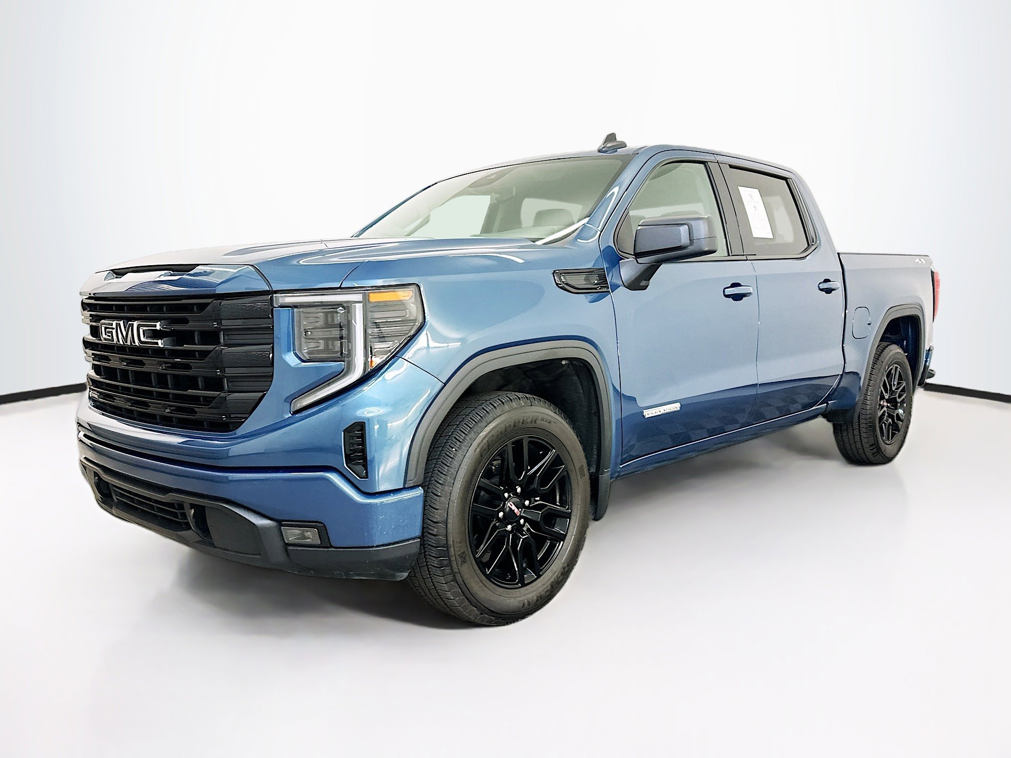 Used 2024 GMC Sierra 1500 Elevation image 3