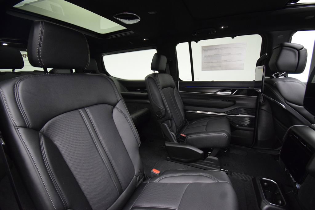 New 2026 Jeep Grand Wagoneer Summit AWD/4WD image 20