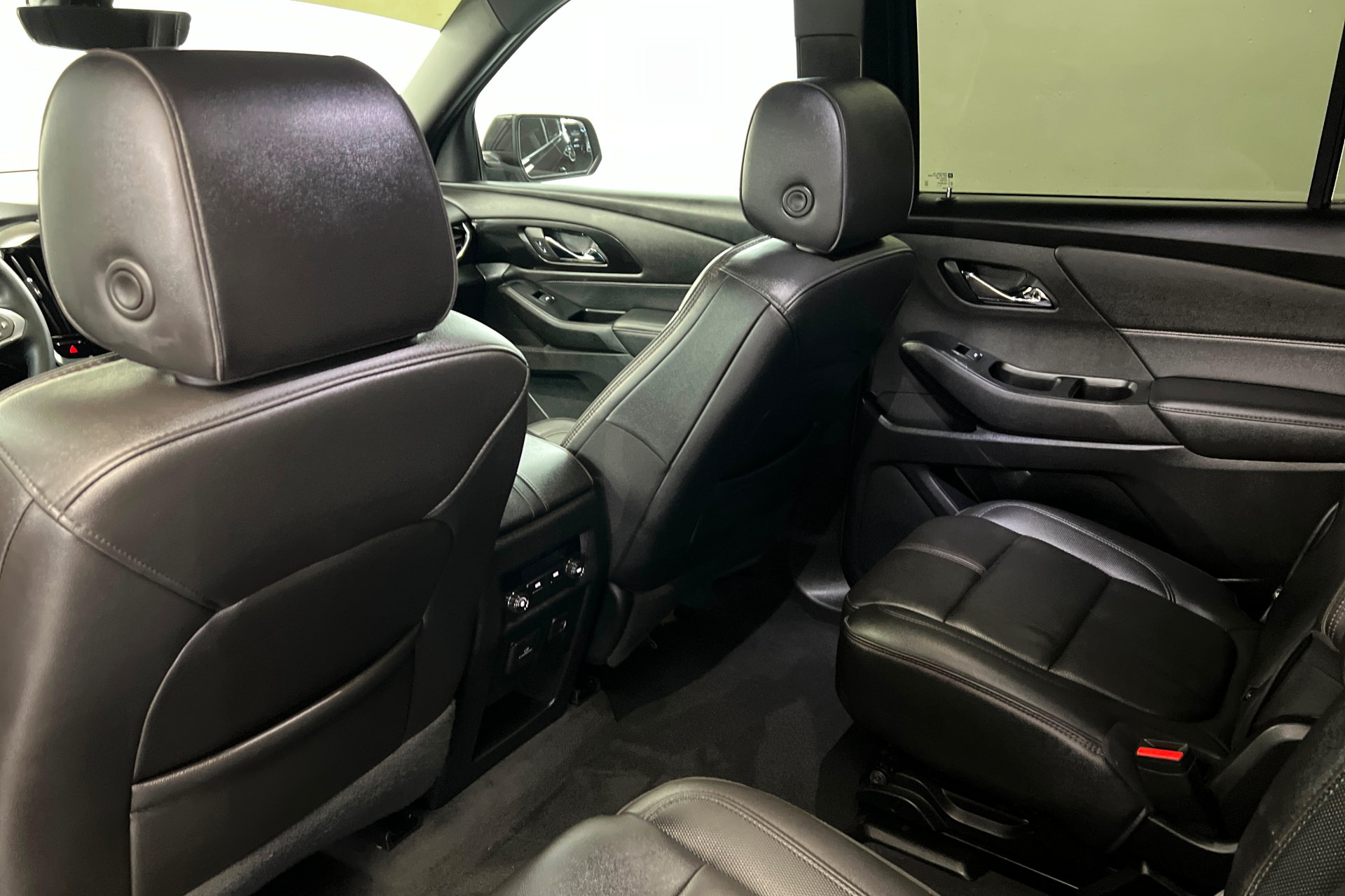 Used 2023 Chevrolet Traverse RS FWD image 21