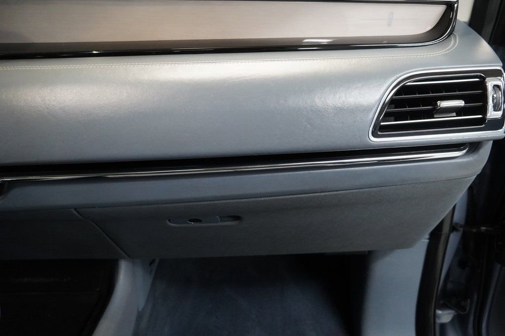 Used 2021 Lincoln Navigator L Black Label w/ Cargo Convenience Package image 39