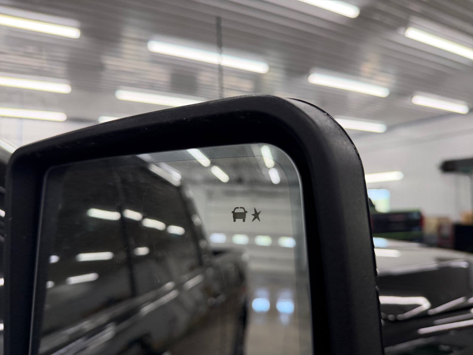 Used 2025 GMC Sierra 2500 AT4 w/ AT4 Premium Plus Package AWD/4WD image 34