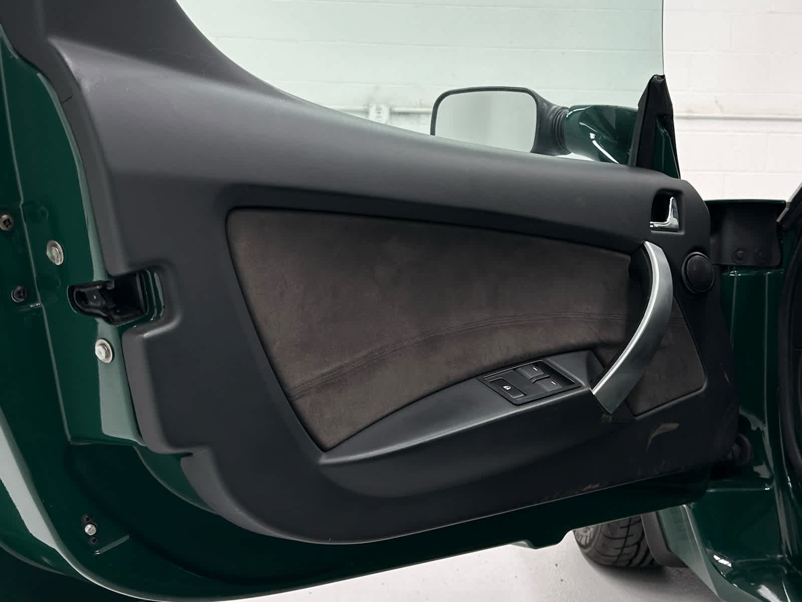 Used 2008 Tesla Roadster RWD image 16