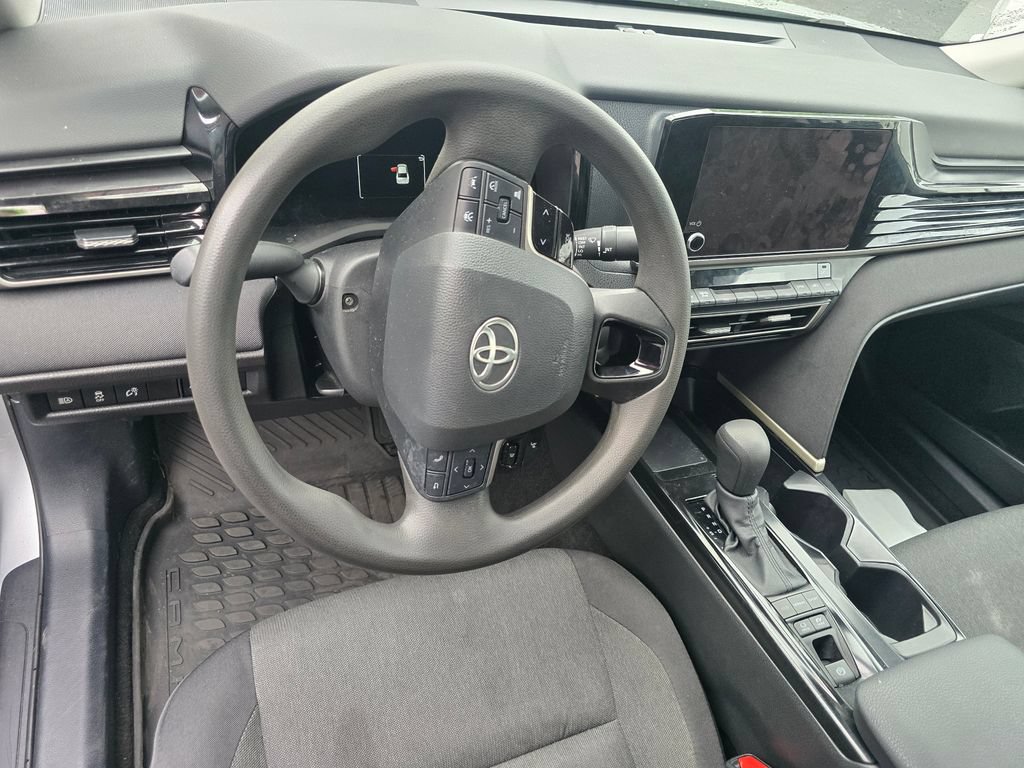 Used 2025 Toyota Camry LE FWD image 16