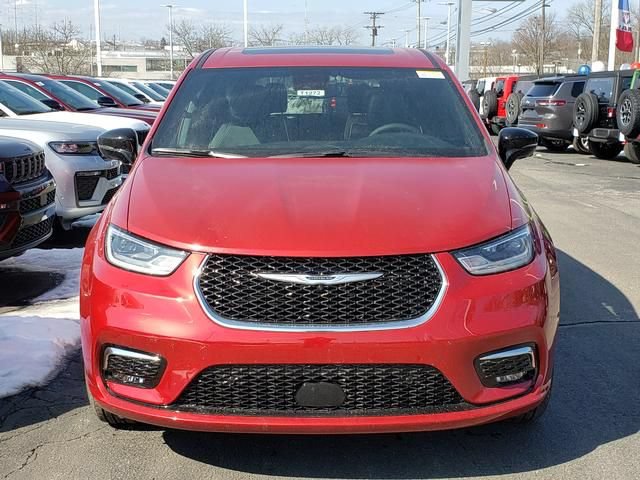 New 2026 Chrysler Pacifica Limited AWD/4WD image 5