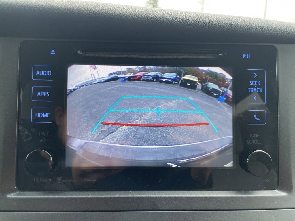 Used 2017 Toyota Sienna LE image 17