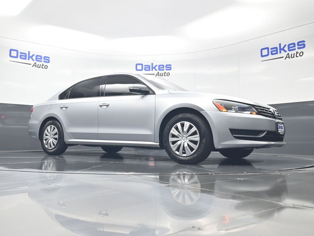 Used 2014 Volkswagen Passat 1.8T S image 31