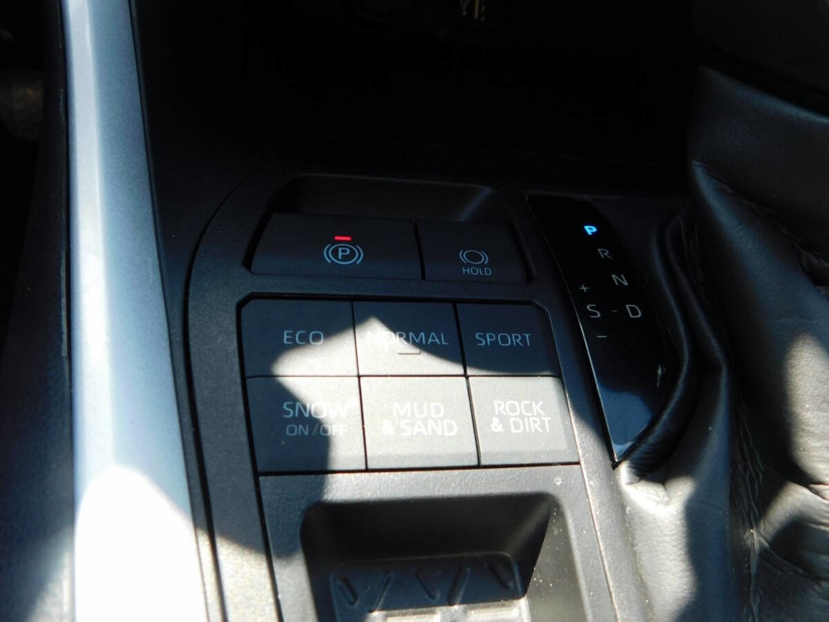 Used 2024 Toyota RAV4 XLE image 17