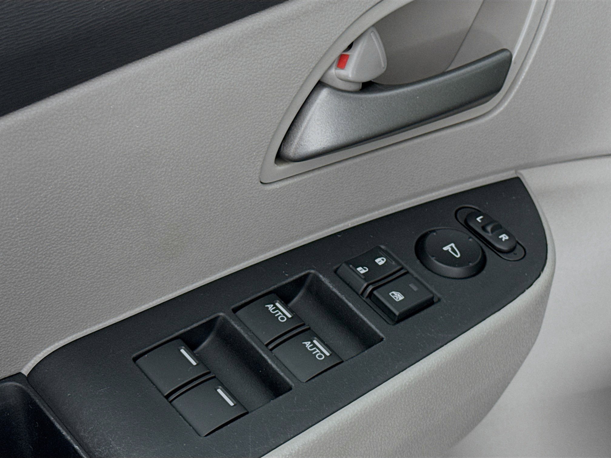 Used 2011 Honda Odyssey EX-L image 17