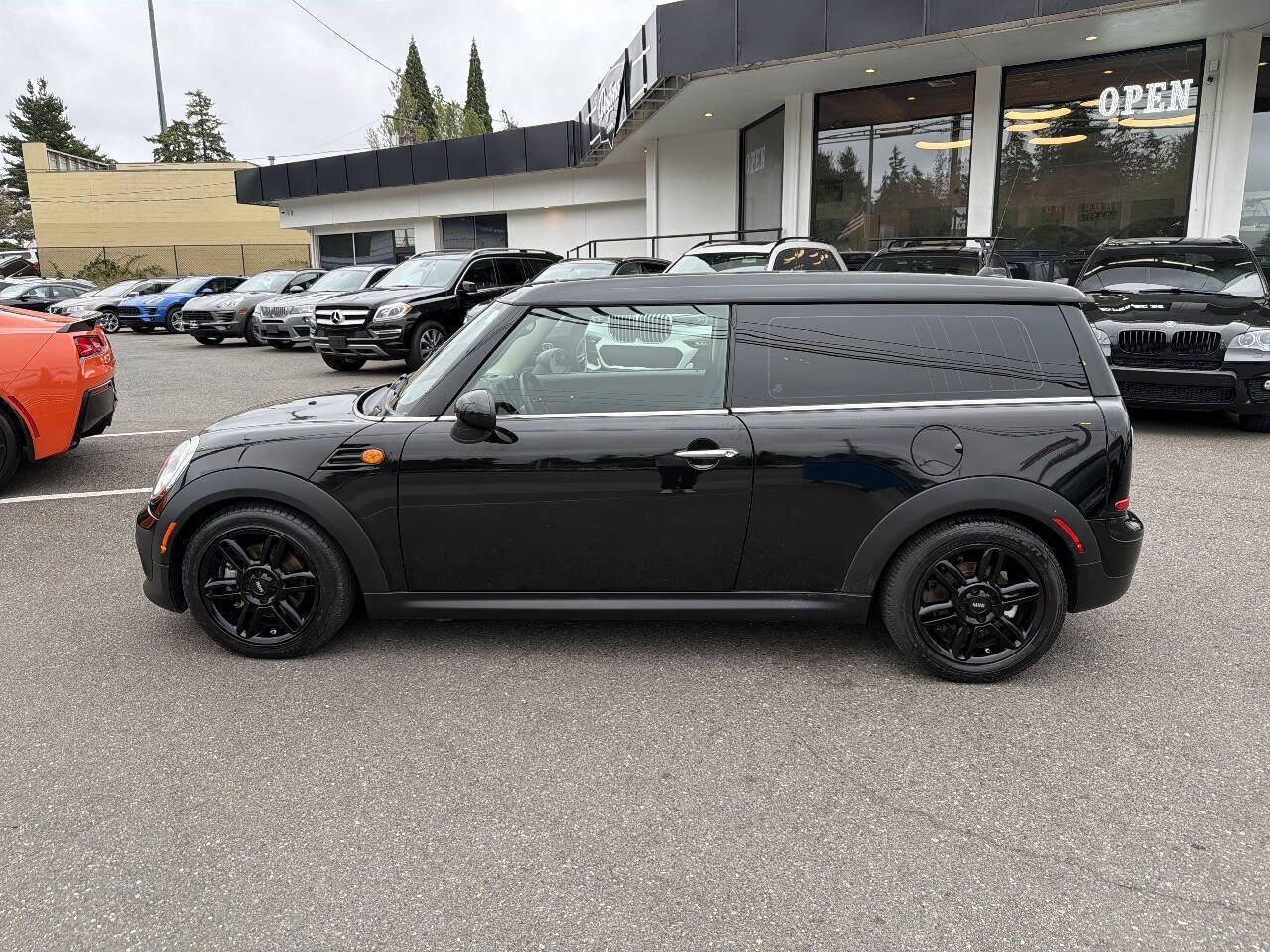 Used 2013 MINI Cooper Clubman FWD image 2