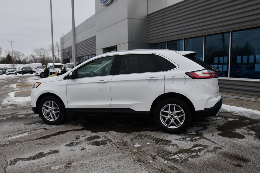 Used 2024 Ford Edge SEL w/ Convenience Package image 3
