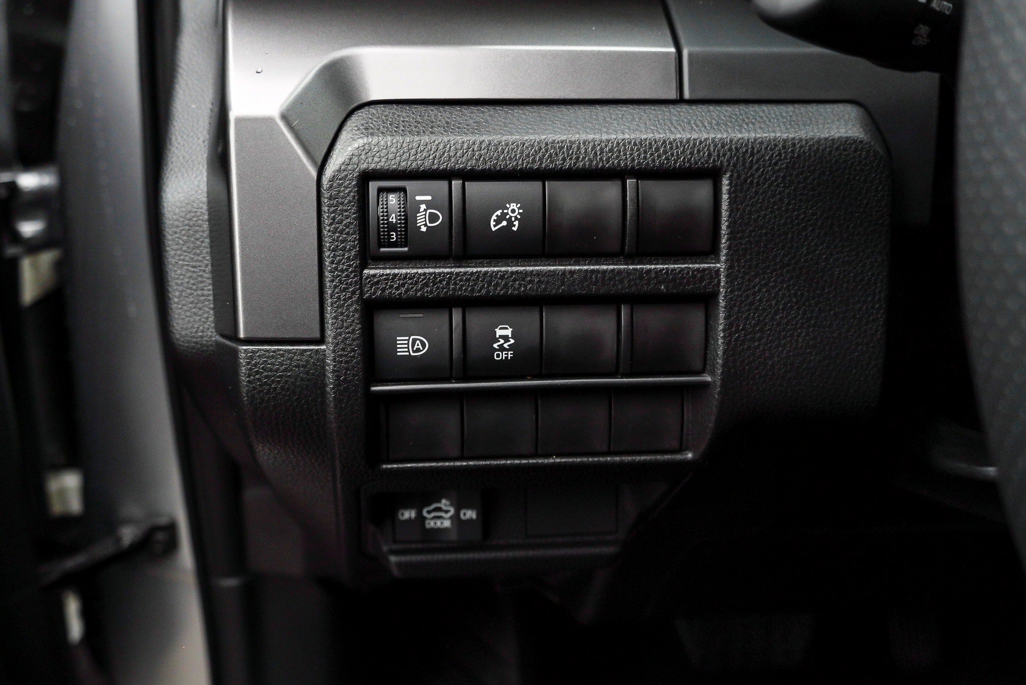 Certified 2025 Toyota Tacoma TRD Off-Road AWD/4WD image 18