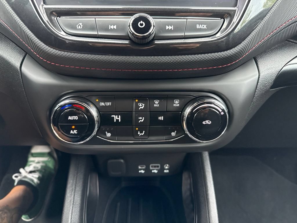 Used 2023 Chevrolet TrailBlazer RS w/ Convenience Package FWD image 30