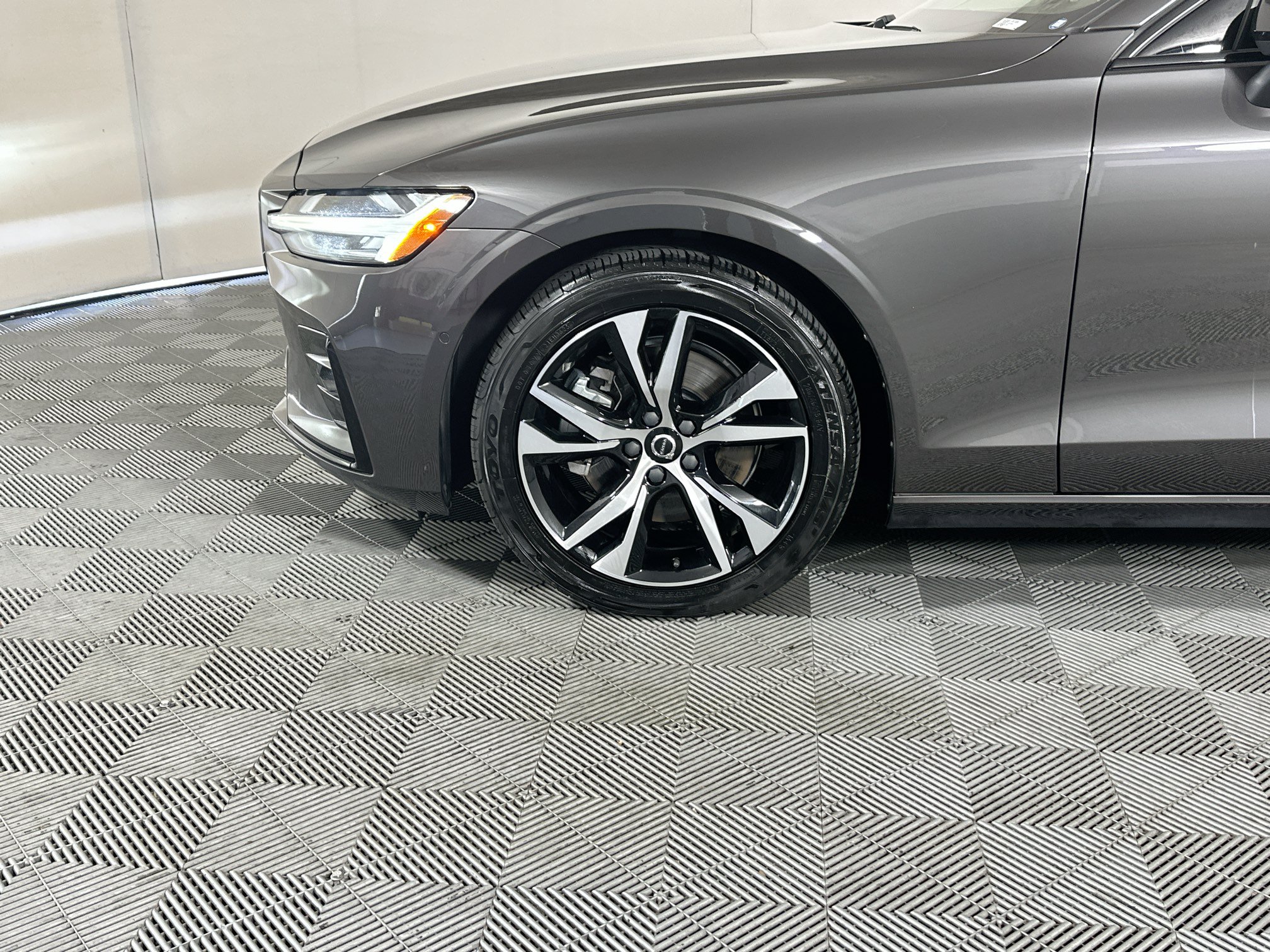 Used 2025 Volvo S60 B5 Plus w/ Protection Package Premier FWD image 11
