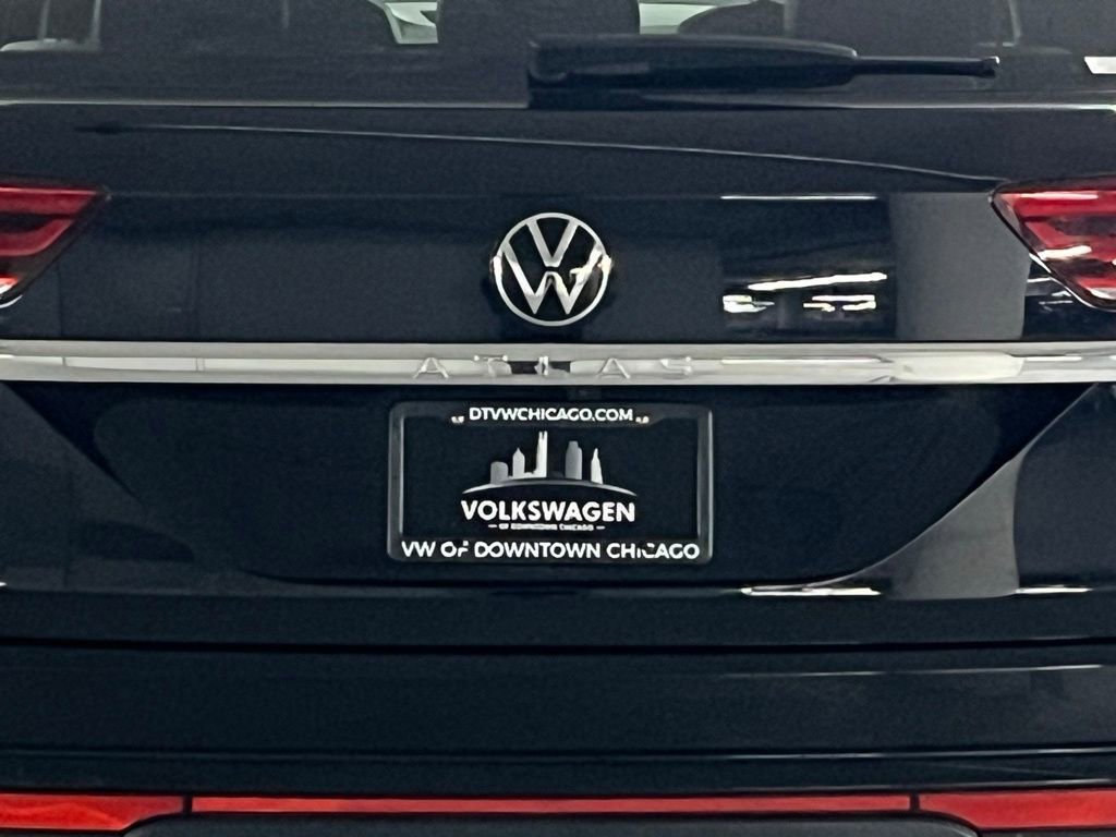 Used 2022 Volkswagen Atlas Cross Sport SE image 32