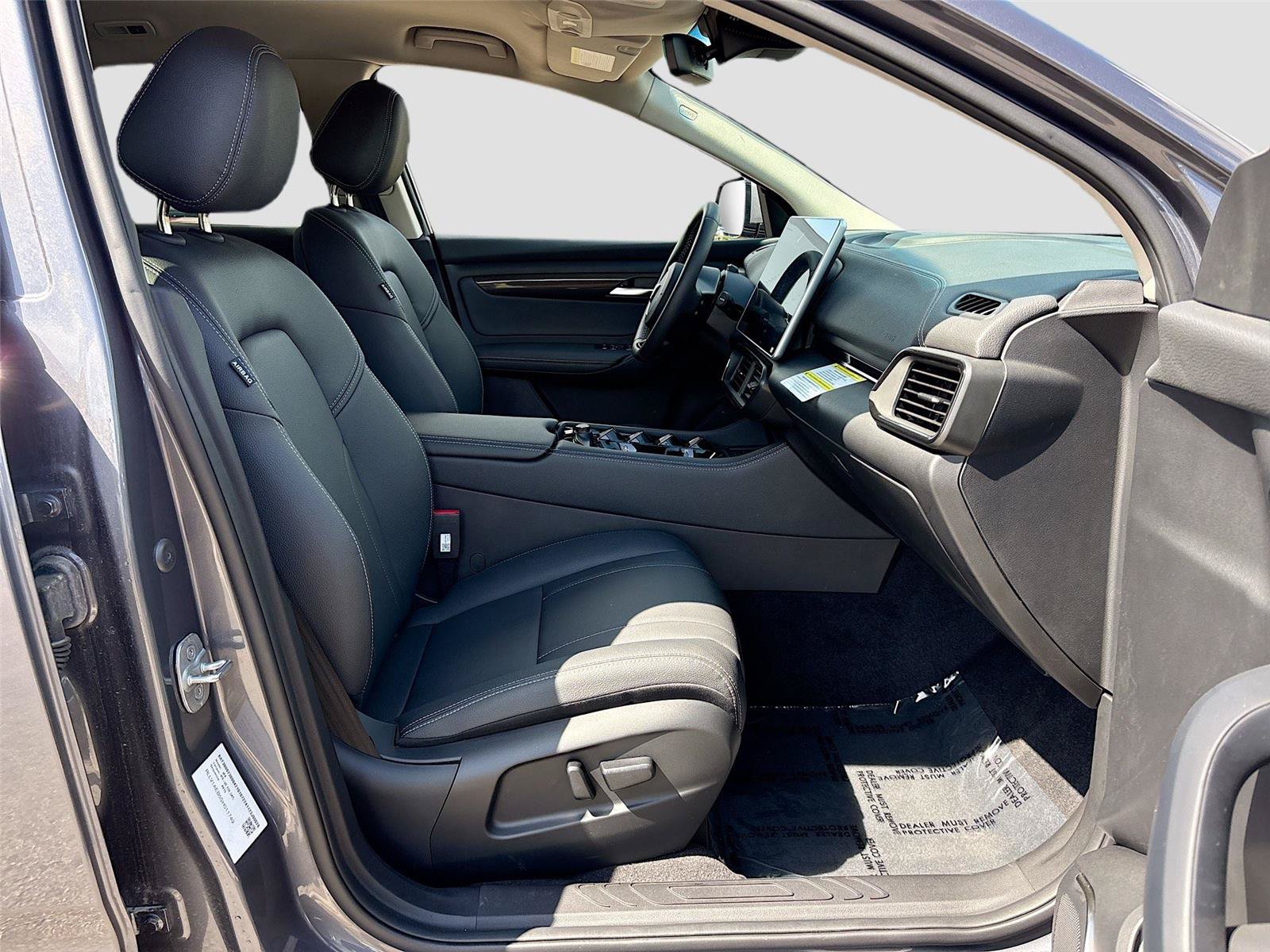 New 2025 VinFast VF 8 Eco AWD/4WD image 27