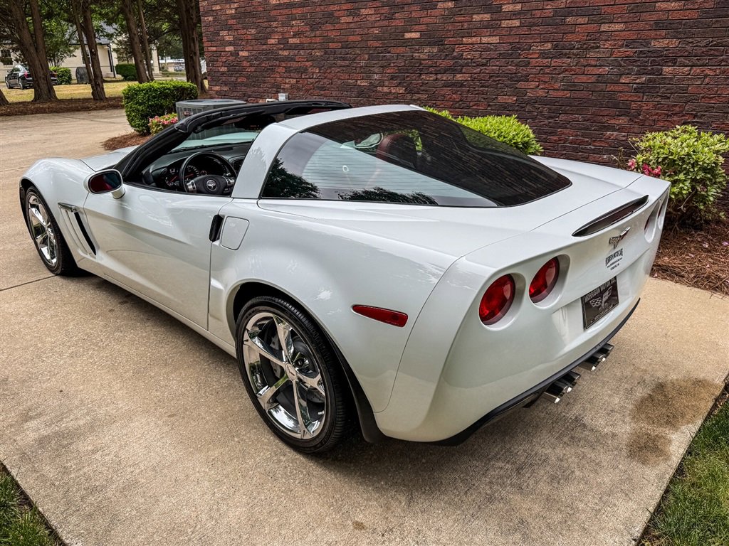 Used 2011 Chevrolet Corvette Grand Sport w/ Preferred Equipment Group RWD image 27