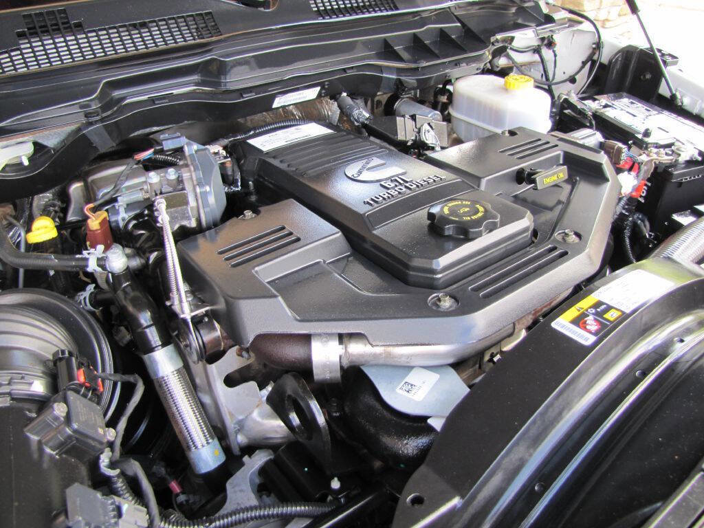 Used 2018 RAM 2500 SLT image 36