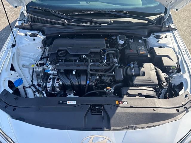 Certified 2025 Hyundai Elantra Sport image 22