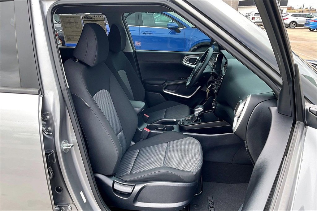 Certified 2022 Kia Soul LX w/ Technology Package image 7