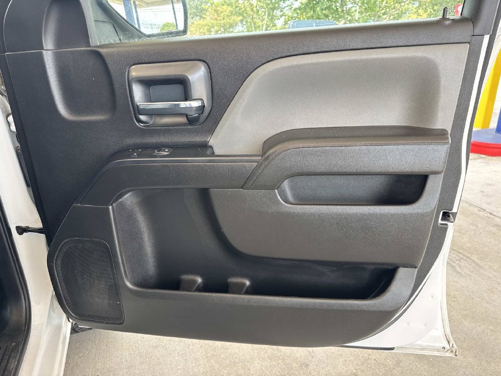 Used 2018 Chevrolet Silverado 1500 Custom w/ Custom Value Package RWD image 15