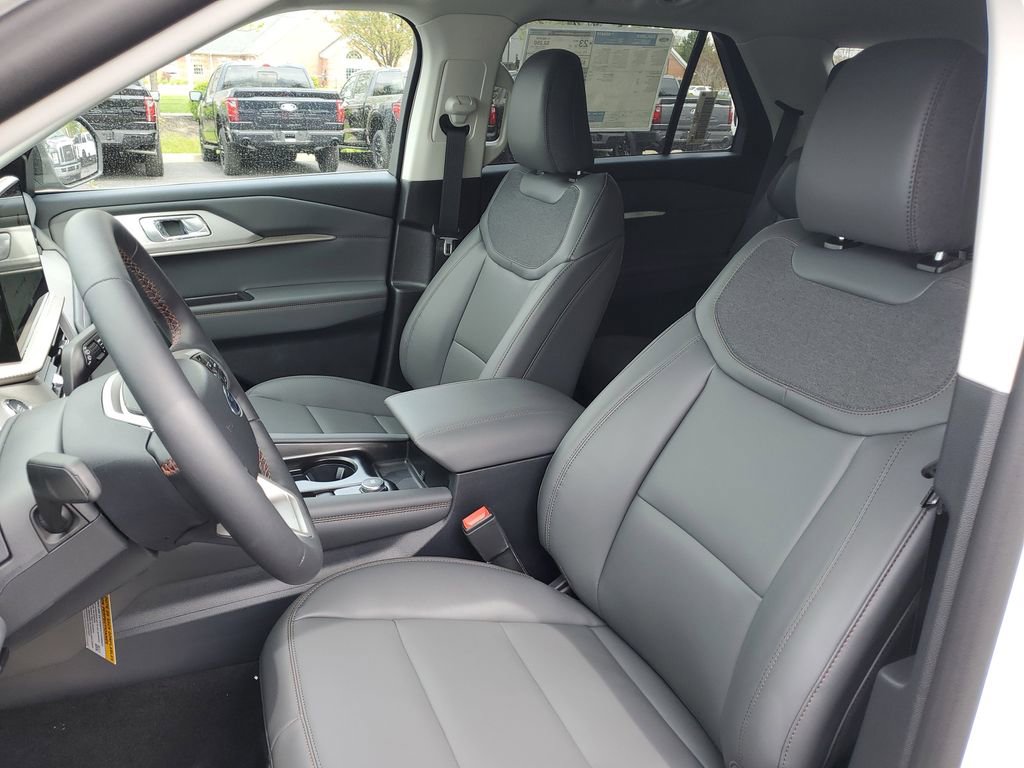 New 2026 Ford Explorer Active AWD/4WD image 7