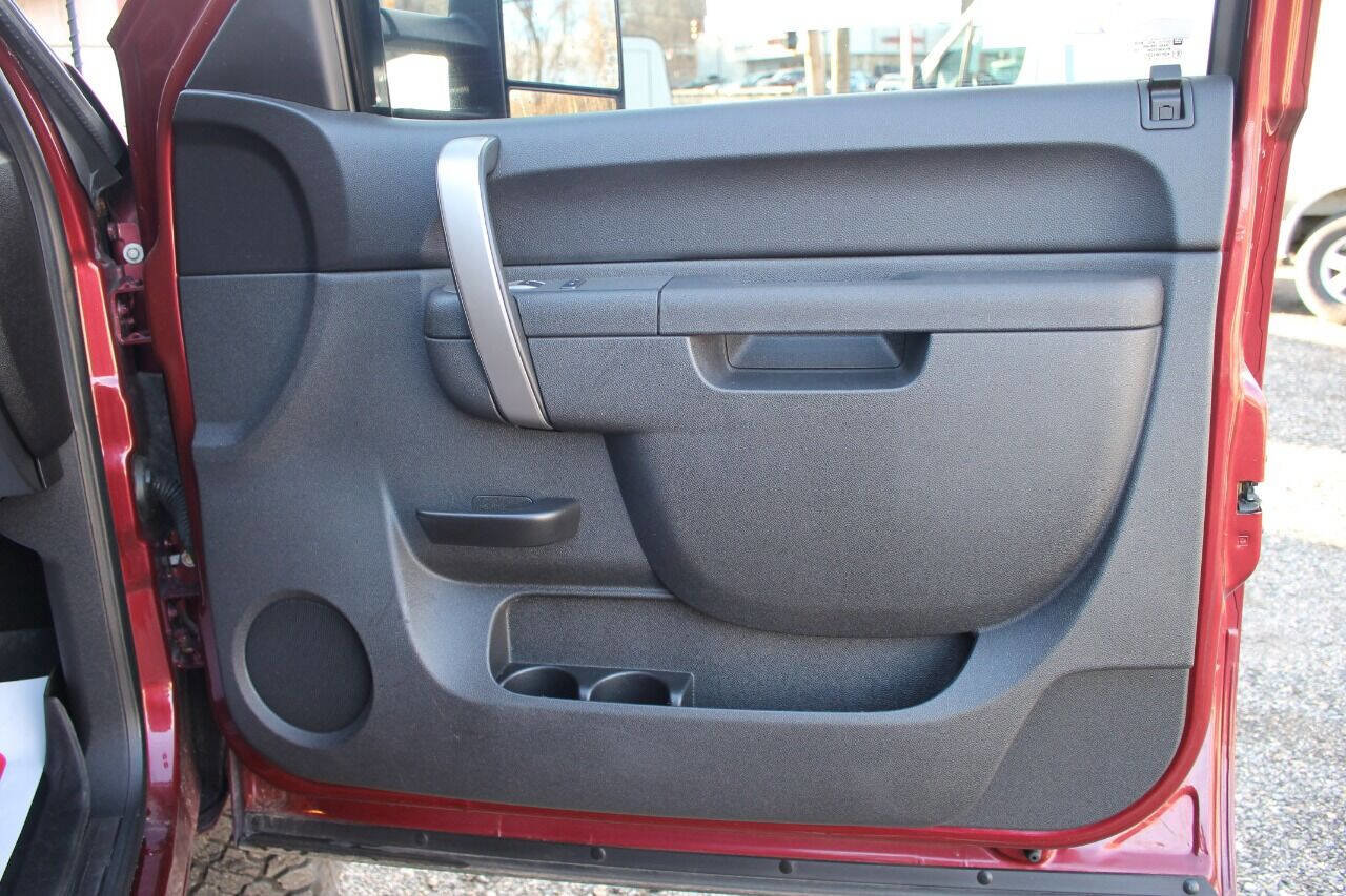 Used 2013 Chevrolet Silverado 3500 LT w/ Convenience Package image 34