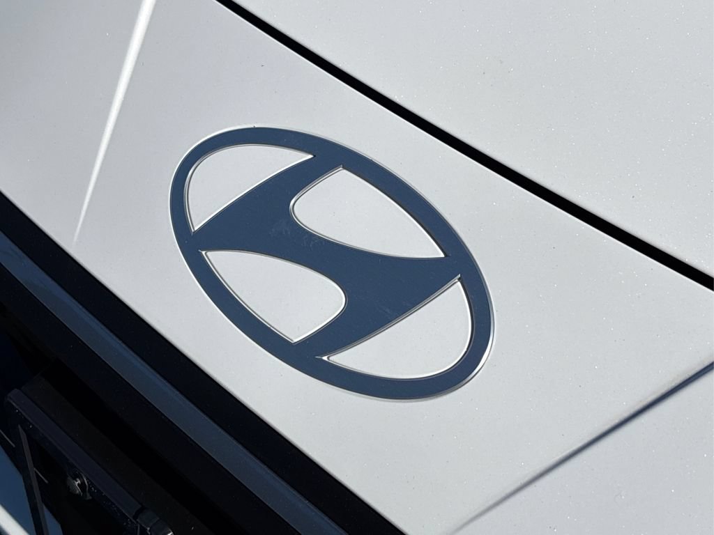 New 2025 Hyundai Elantra SEL FWD image 13