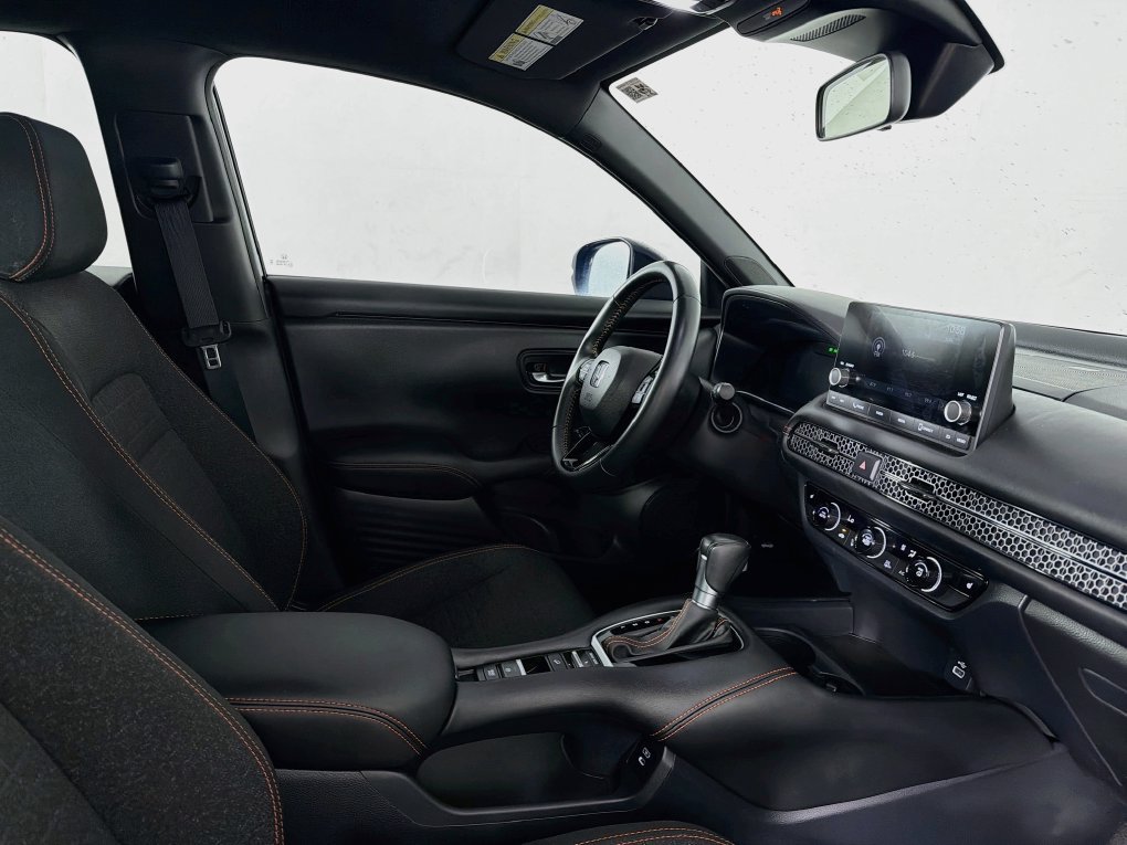 Used 2025 Honda HR-V Sport image 35