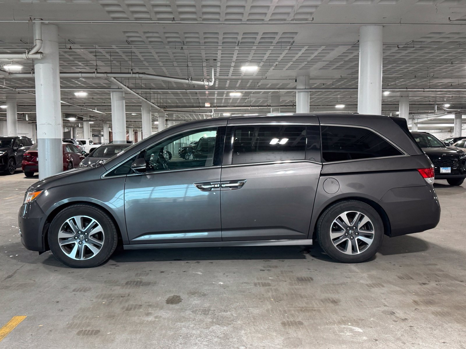 Used 2016 Honda Odyssey Touring Elite image 7