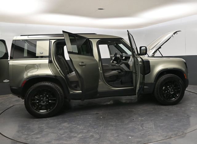 Used 2024 Land Rover Defender 110 S image 34