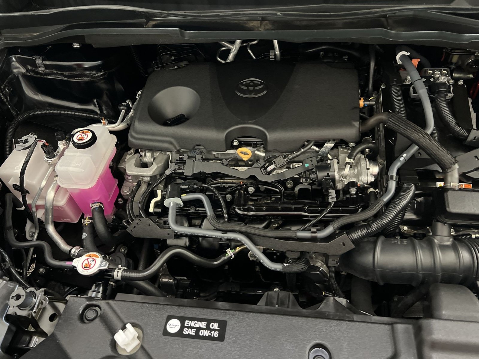 Used 2024 Toyota Sienna XLE w/ XLE Plus Package FWD image 28