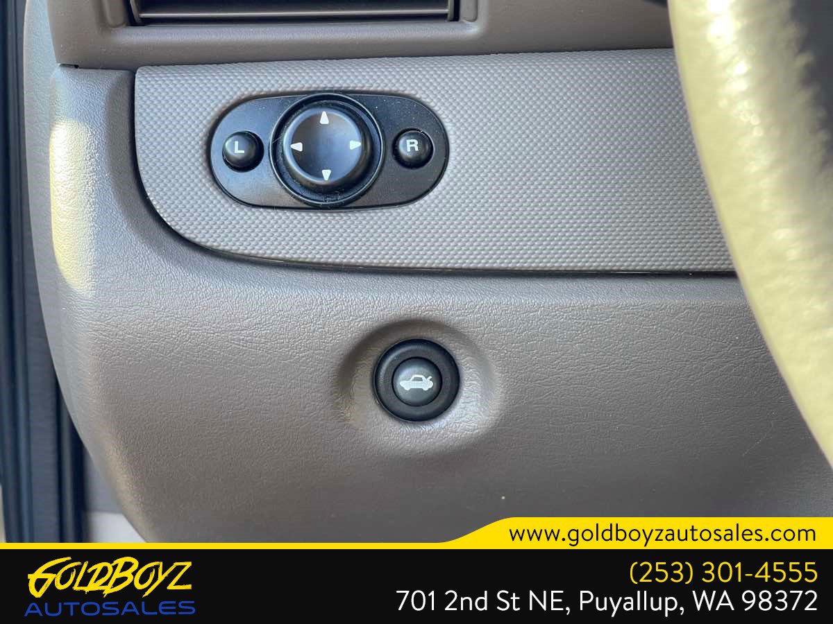 Used 2005 Chrysler Sebring Convertible FWD image 19