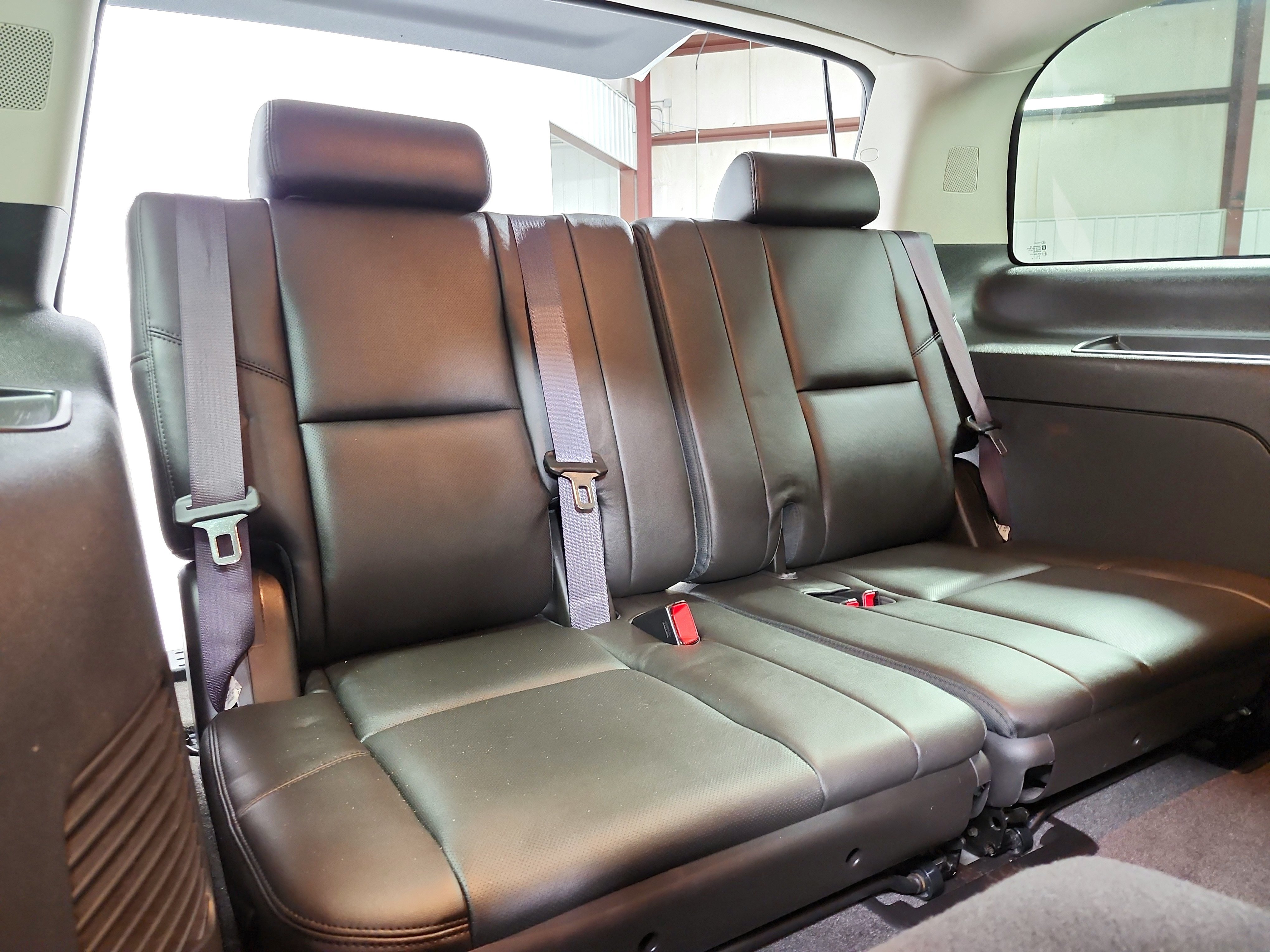 Used 2014 Cadillac Escalade Premium RWD image 44